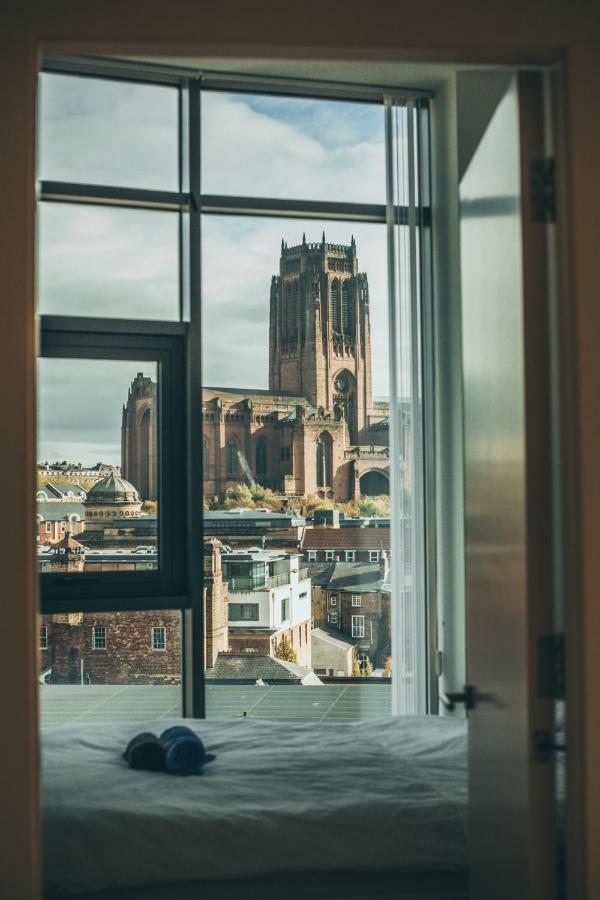 Serviced Apartment In Liverpool City Centre - Free Parking - Balcony - By Happy Days ภายนอก รูปภาพ