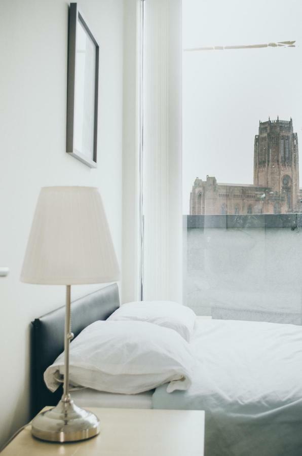 Serviced Apartment In Liverpool City Centre - Free Parking - Balcony - By Happy Days ภายนอก รูปภาพ