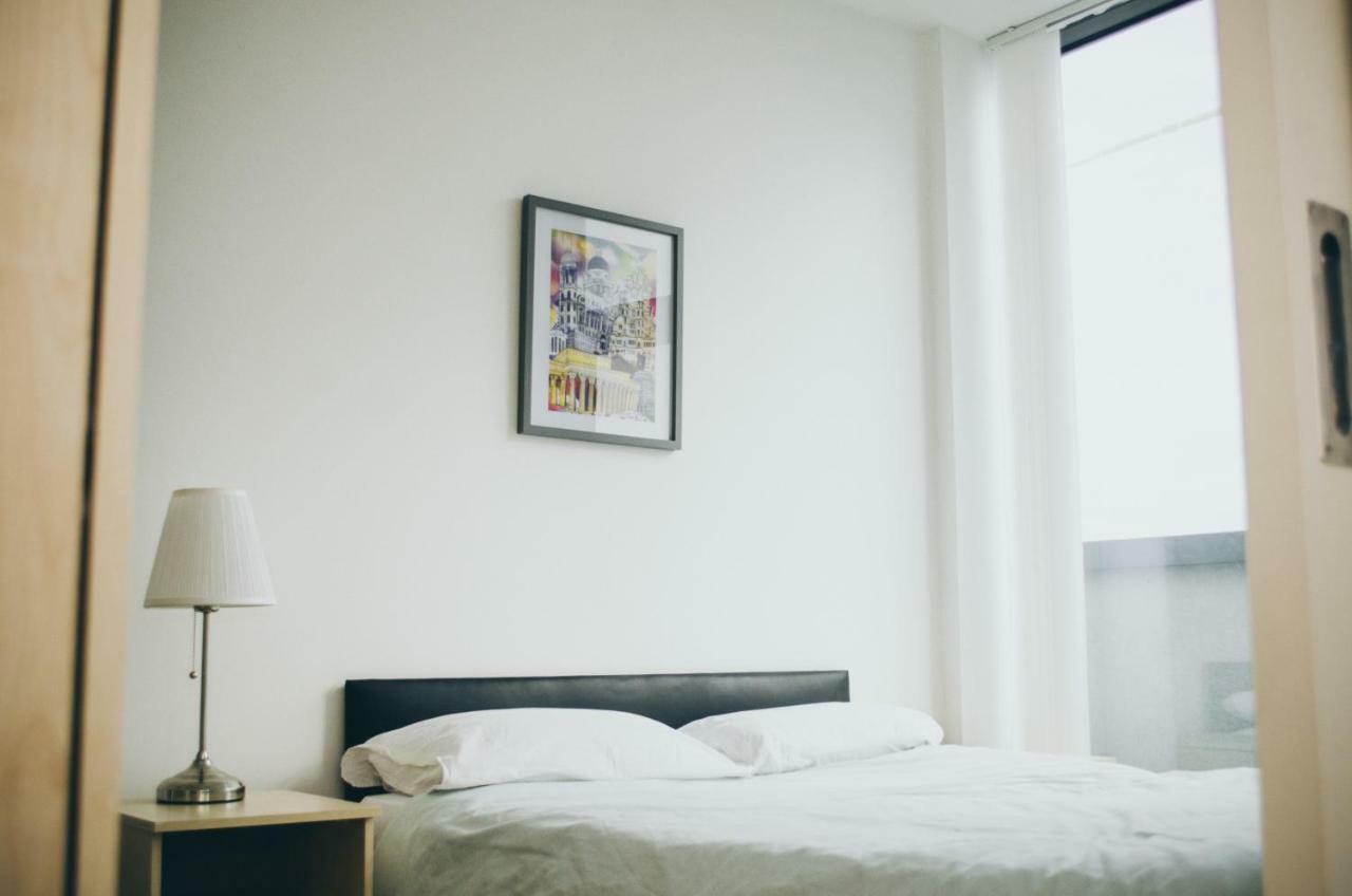 Serviced Apartment In Liverpool City Centre - Free Parking - Balcony - By Happy Days ภายนอก รูปภาพ